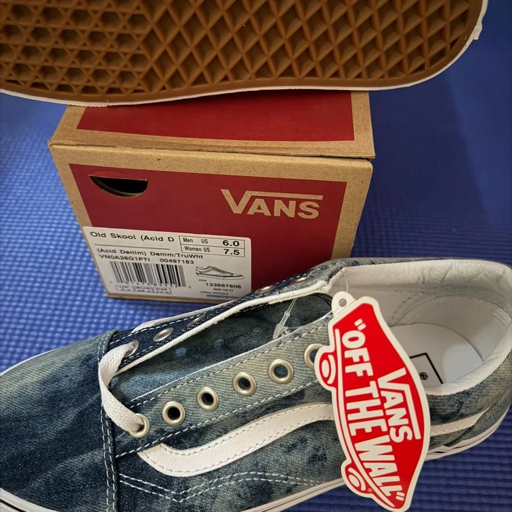 Vans Old Skool Sneaker in Denim Blue with White Stripe - Picture 2 of 6